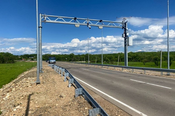 Водителей легковушек штрафуют на сотни тысяч рублей из-за мошенничества владельцев фур