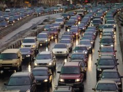 В 2015 году на 1 тысячу граждан России  приходится 284 авто