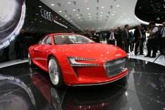 Компания Audi продемонстрировала беспилотный электрокар R8 e-tron