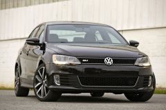 Volkswagen Jetta: показана «горячая» версия