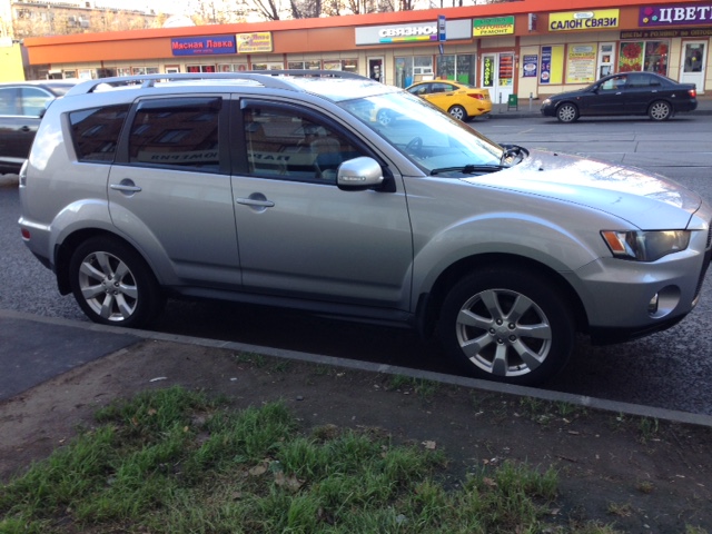 Mitsubishi Outlander XL 2010