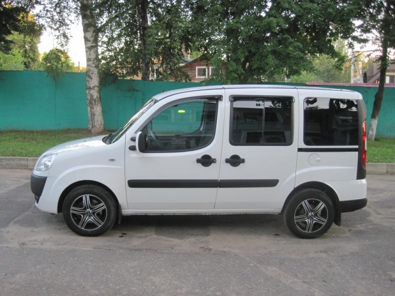 Fiat Doblo 2012