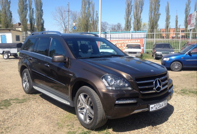 Mercedes-Benz  2012
