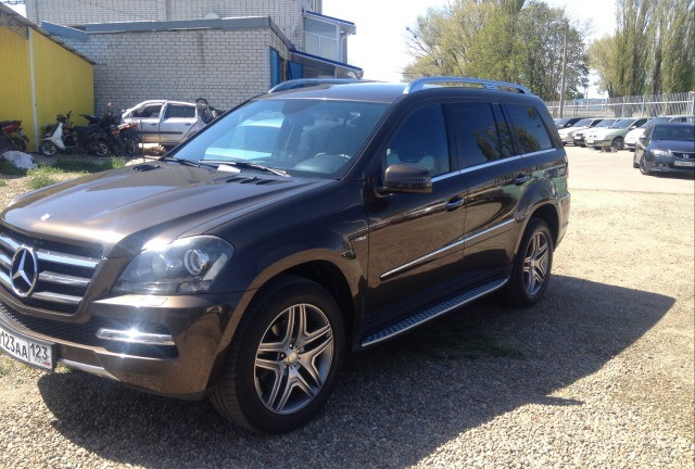 Mercedes-Benz  2012