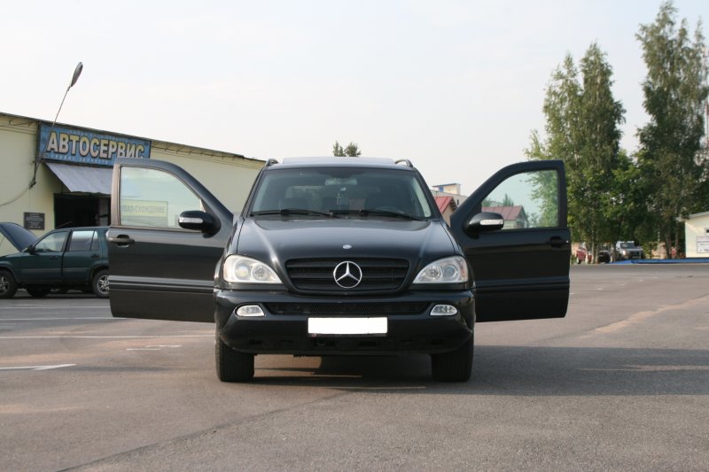 Mercedes-Benz  2004