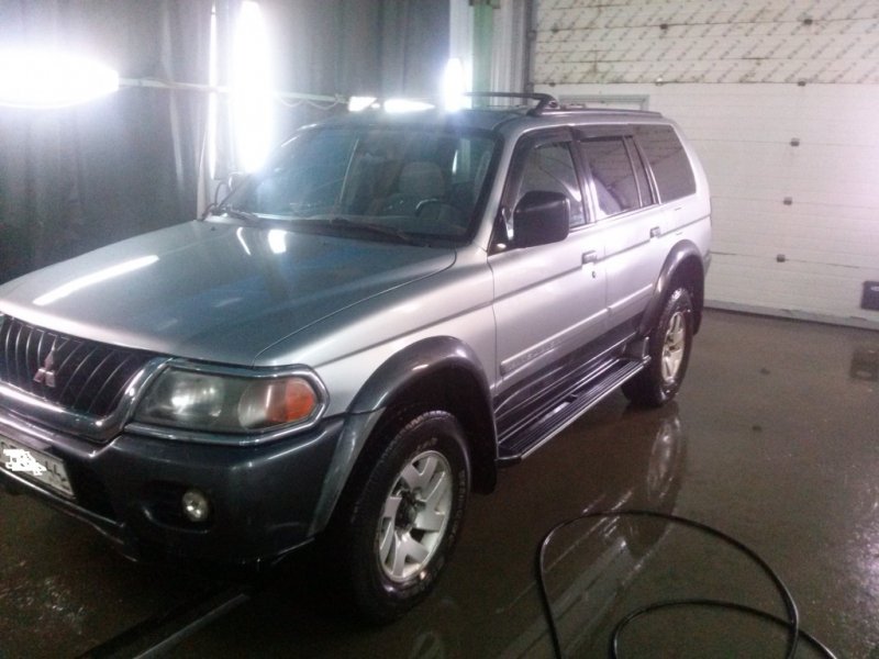 Mitsubishi  2000