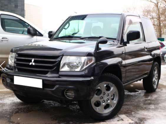 Mitsubishi Pajero iO 2002