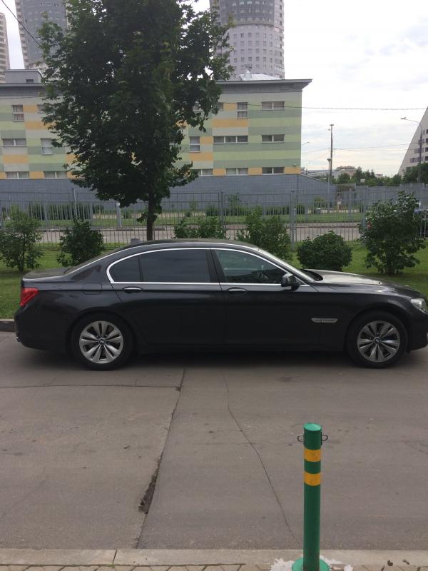 BMW 7-серия 2012