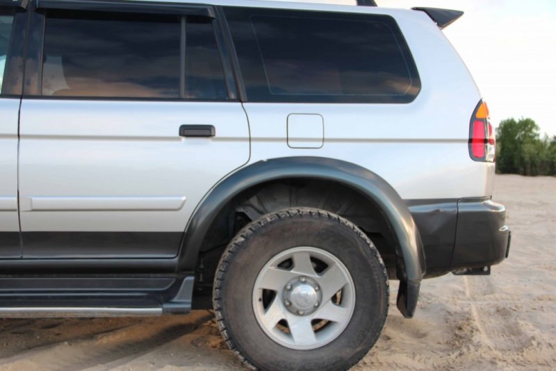 Mitsubishi Pajero Sport 2002