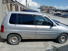 Mazda Demio 2001