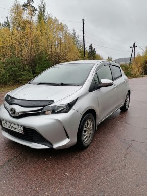 Toyota Vitz 2015