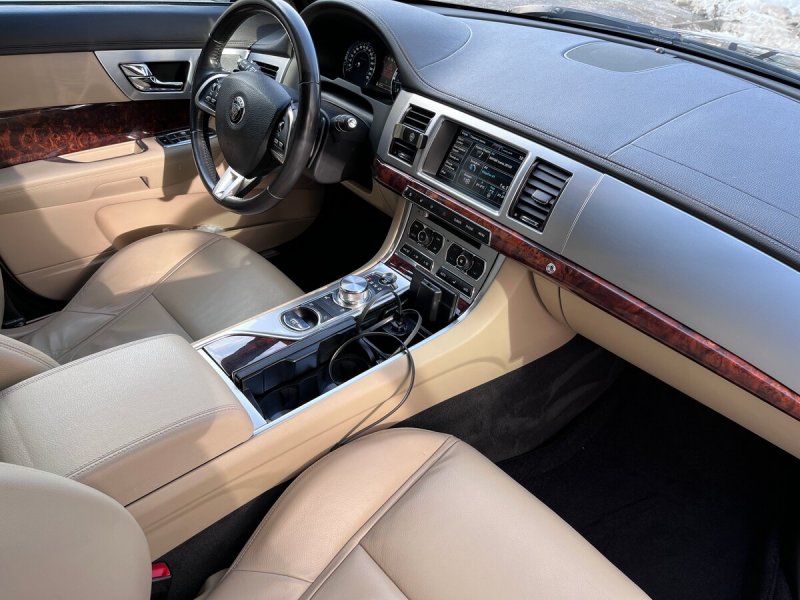 Jaguar XF 2014
