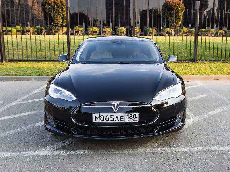 Tesla Model S 2016