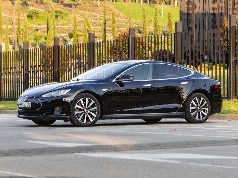 Tesla Model S 2016