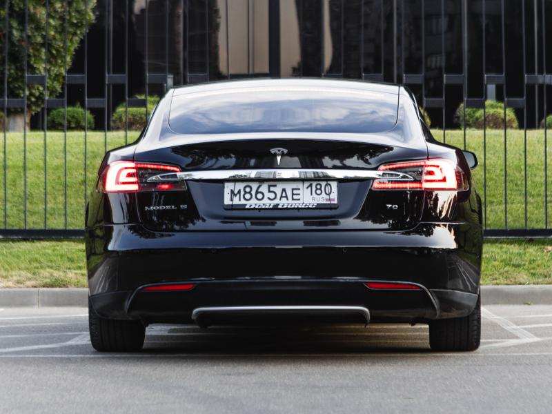 Tesla Model S 2016