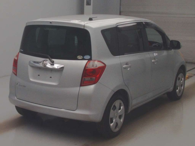 Toyota Ractis 2006